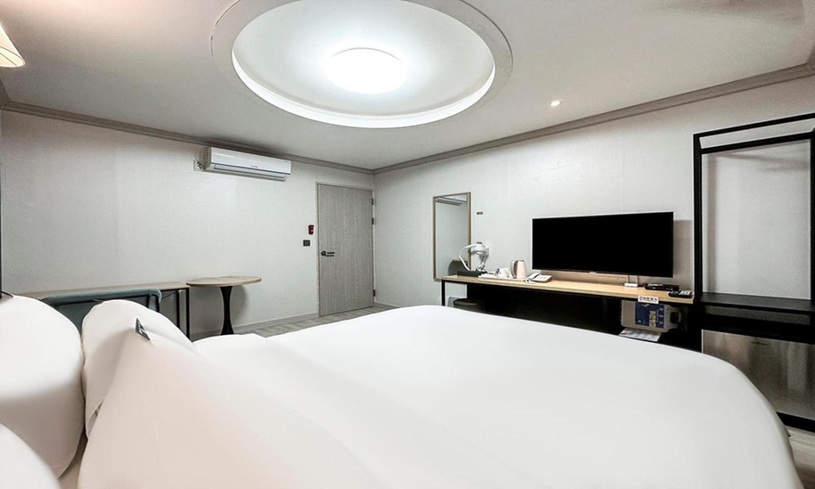 Gumi Time Hotel Экстерьер фото